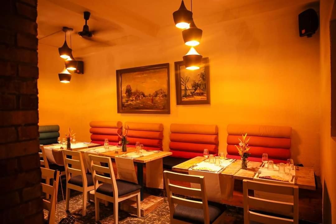 Botanika Hotel Bujumbura Bagian luar foto