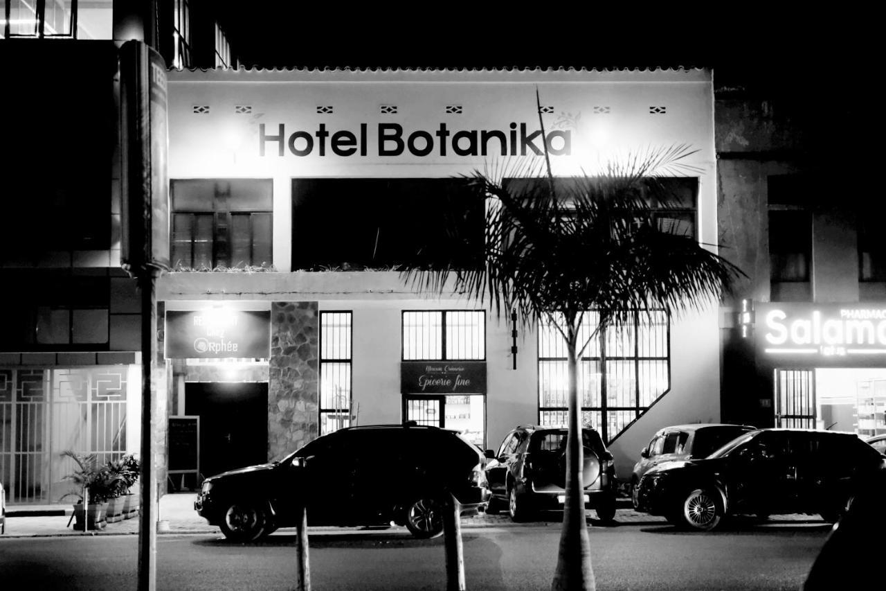 Botanika Hotel Bujumbura Bagian luar foto
