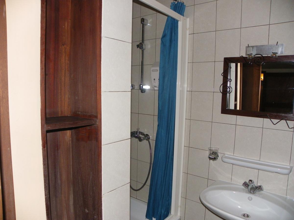 Botanika Hotel Bujumbura Bagian luar foto
